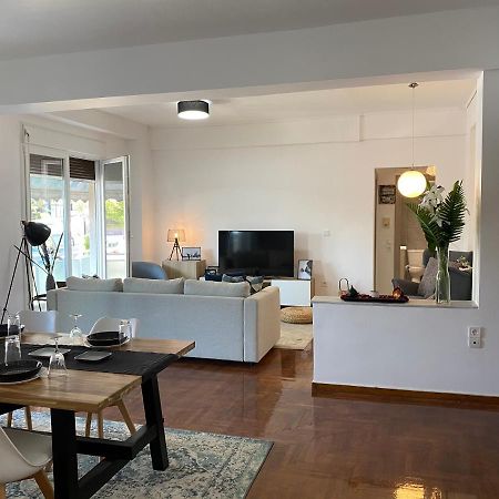 Galaxy Home Spacious & Renovated Apartment Атина Екстериор снимка
